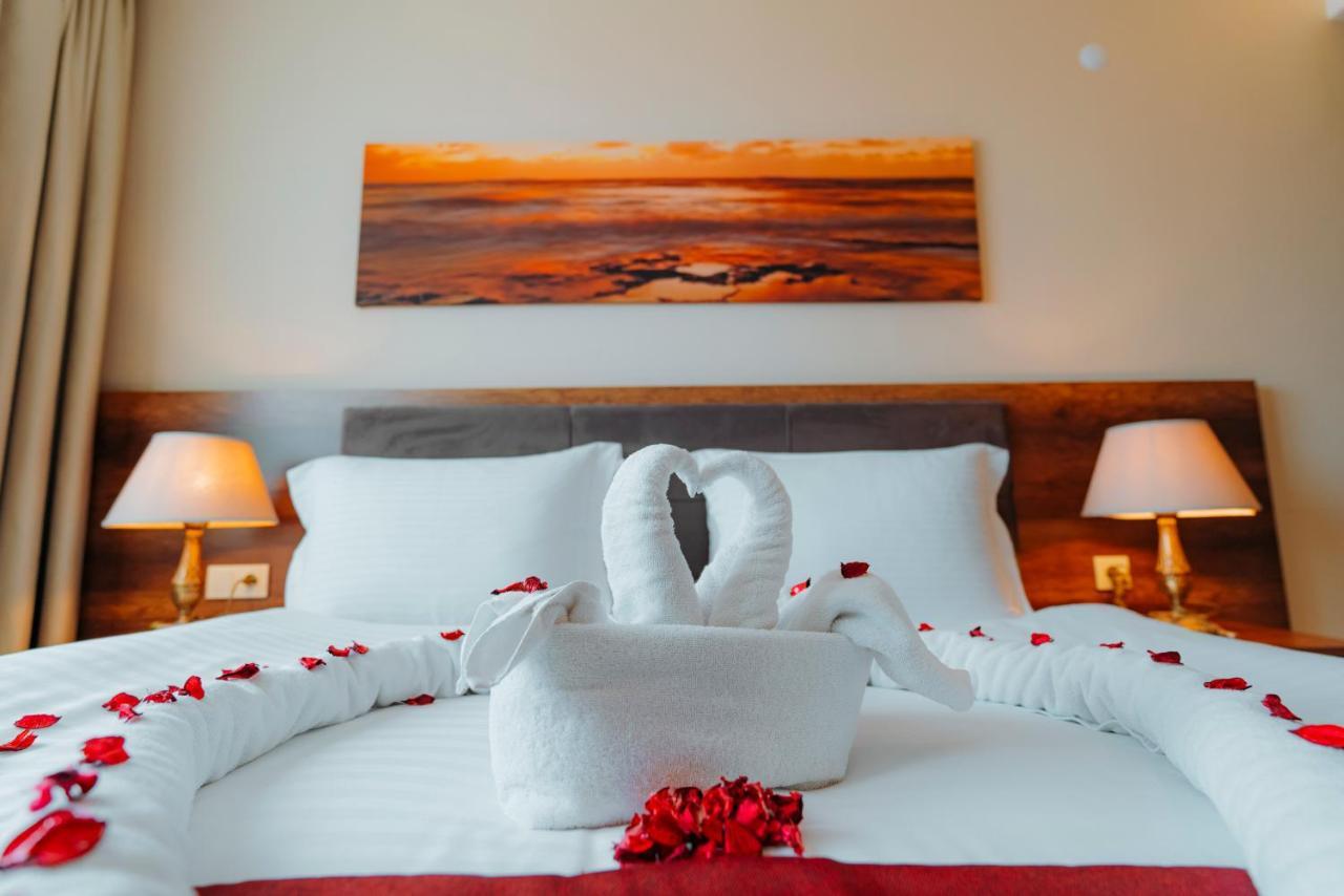Empula Hotel & Residences ทรับซอน ภายนอก รูปภาพ