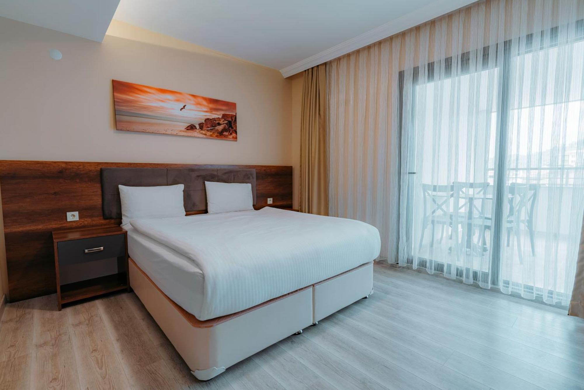 Empula Hotel & Residences ทรับซอน ภายนอก รูปภาพ