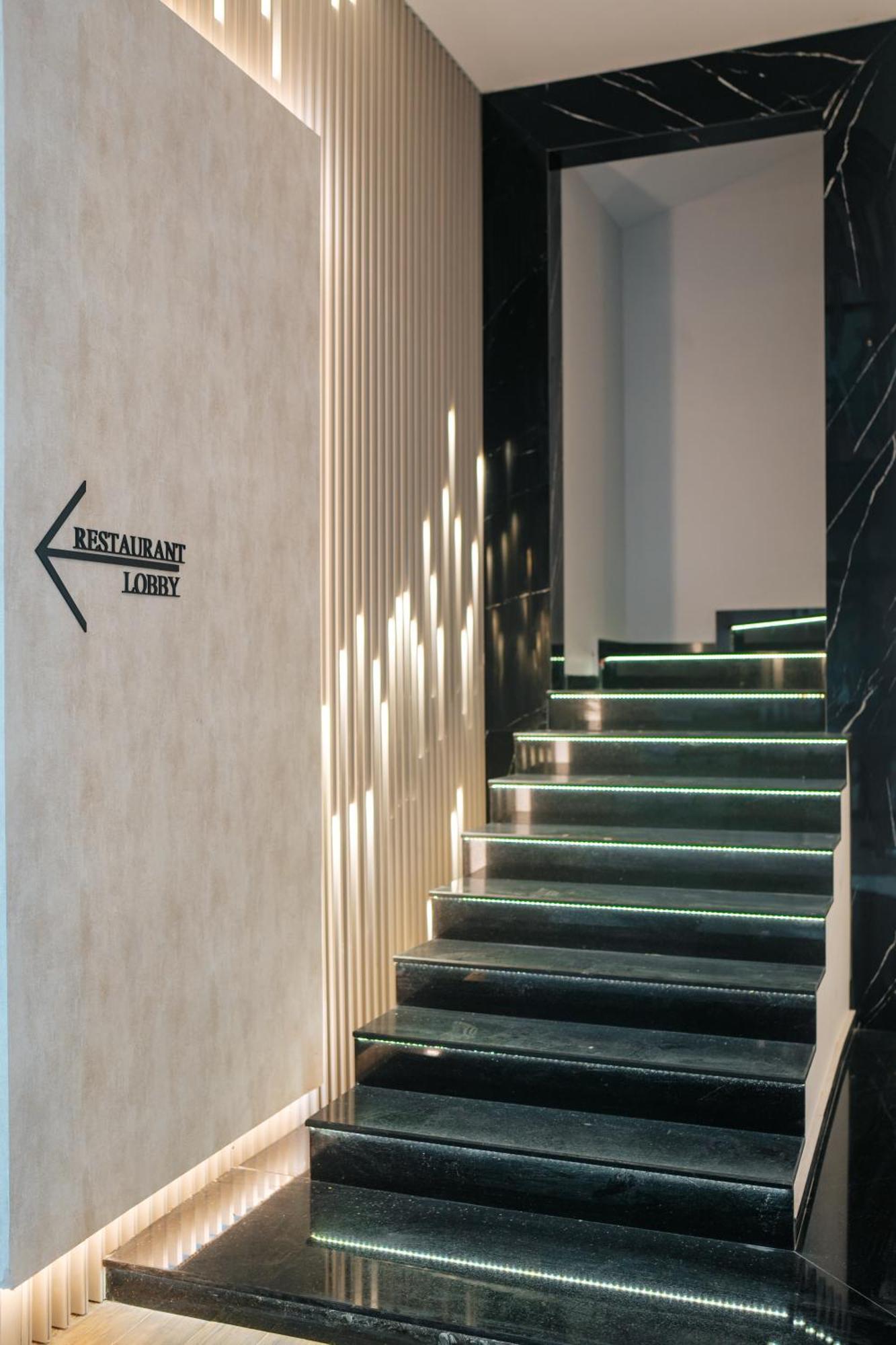 Empula Hotel & Residences ทรับซอน ภายนอก รูปภาพ